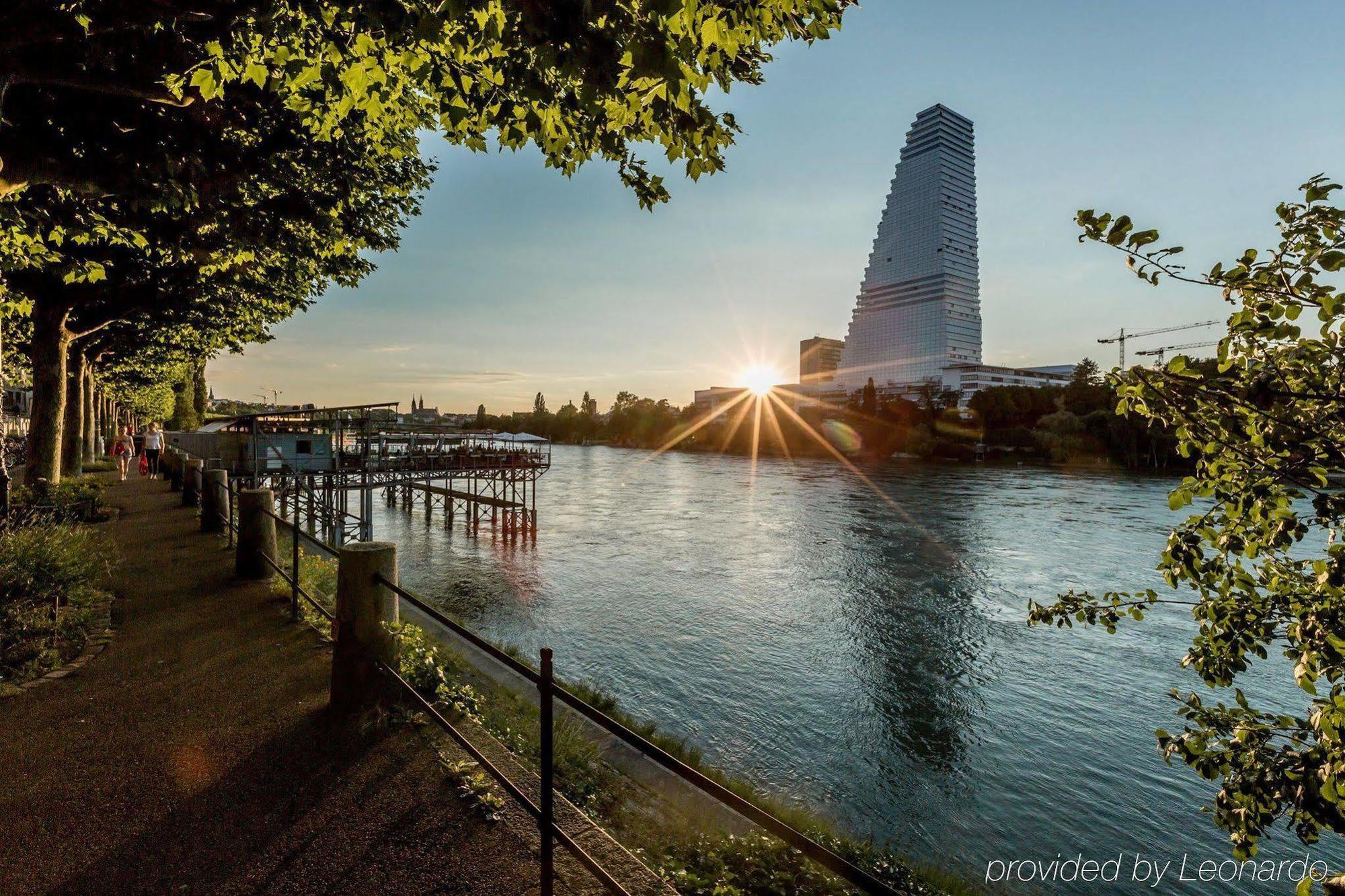 Dasbreitehotel Am Rhein Basel Exterior photo